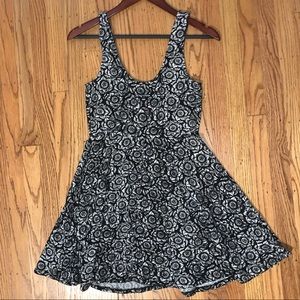 Skater dress (size Medium)